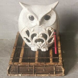 Ceramic candle holder owl ( pencil for size)